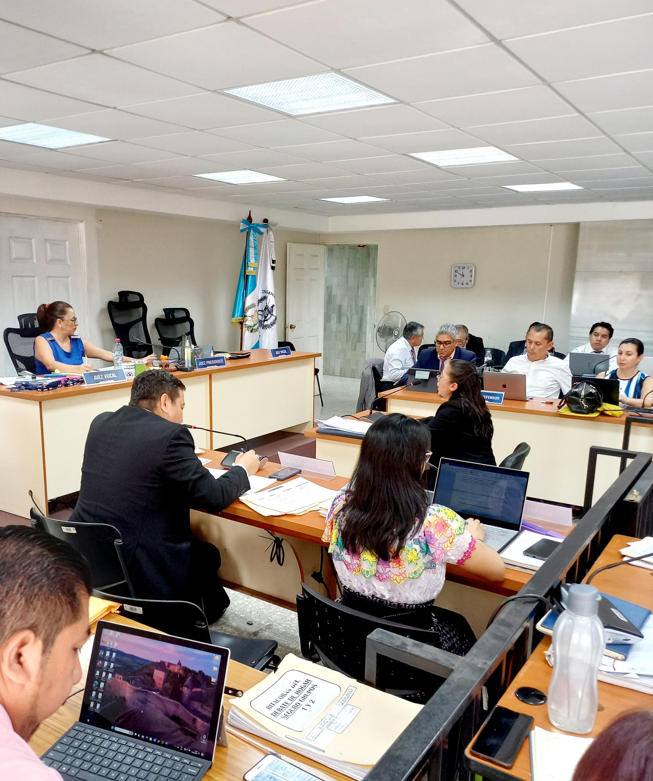  Foto: Perito Jenifer Ivette Salazar emitió su informe toxicológico. 